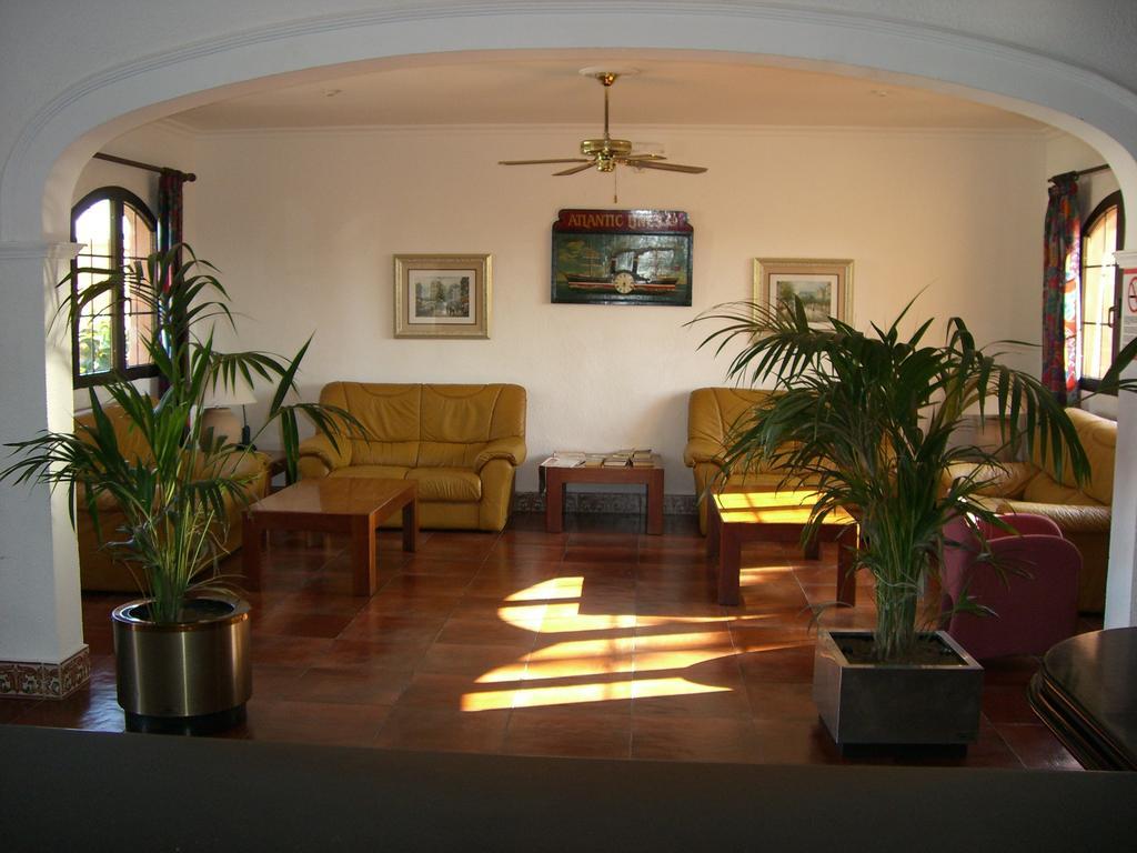 Bahia Park Hotel Cala En Porter  Exterior photo